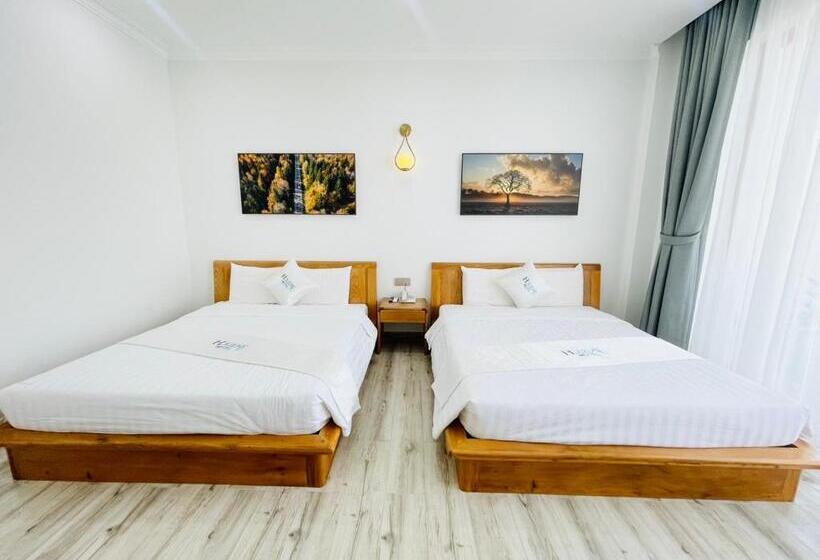 اتاق استاندارد چهارنفره با بالکن, Holiday