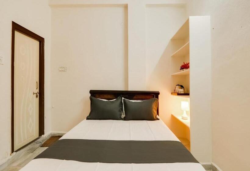 اتاق کلاسیک سه تخته, Oyo Flagship Brundavan Residency