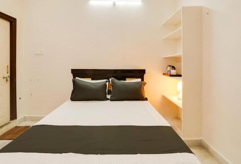 اتاق کلاسیک سه تخته, Oyo Flagship Brundavan Residency