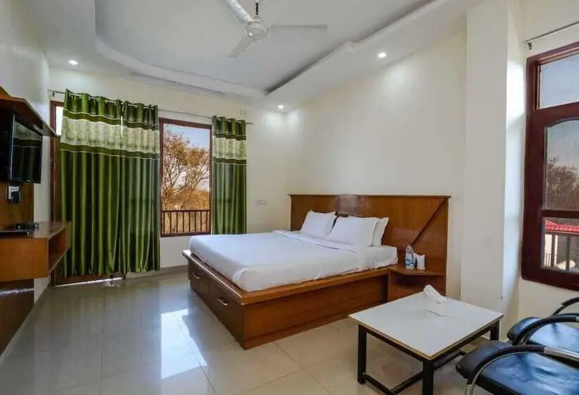 Chambre Deluxe, Roop