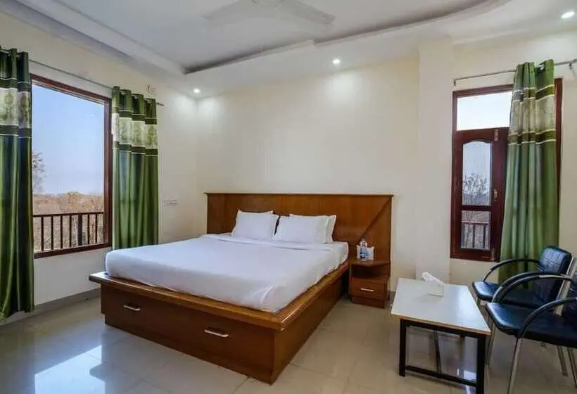 Chambre Deluxe, Roop