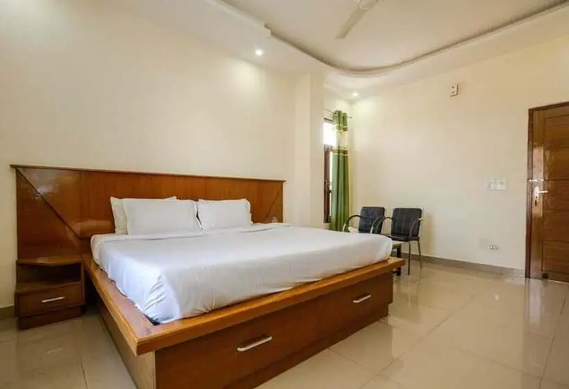 Chambre Deluxe, Roop