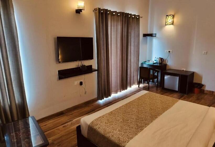 סטודיו סטנדרט עם מרפסת, Shivay Adventure Vrindavan