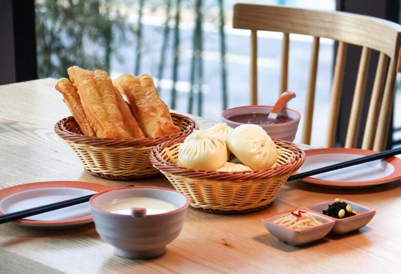 اتاق سوپریور با چشم‌انداز کوهستان, Qushe Snowy Mountain View Art B&b