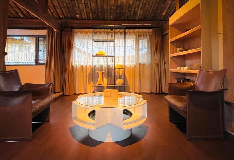 اتاق سوپریور با چشم‌انداز کوهستان, Qushe Snowy Mountain View Art B&b