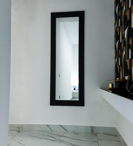 חדר סטנדרט, Alma House