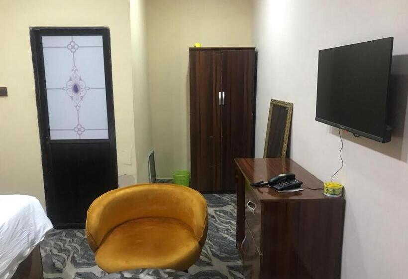 Deluxe Room, Connery Homes