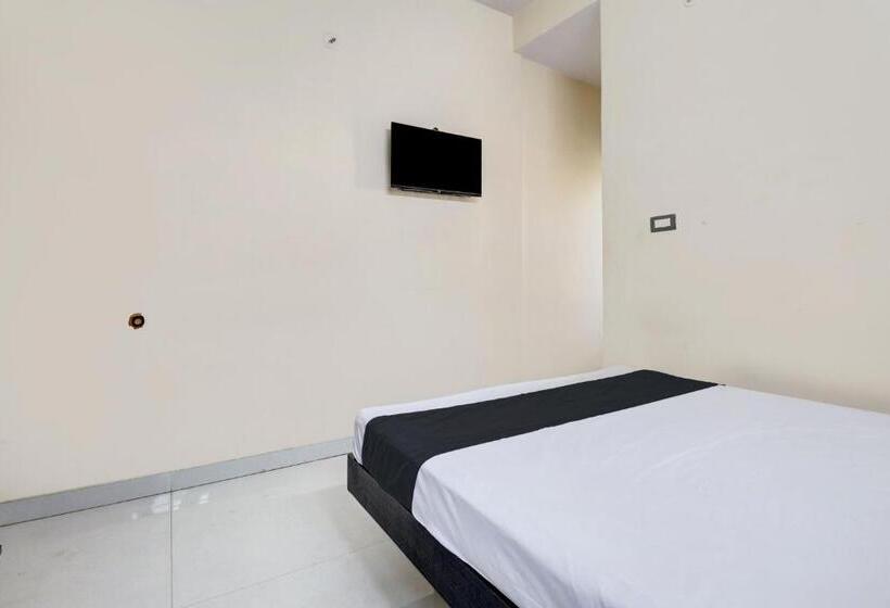 三人经典房间, Oyo 823110 Lakshmi Deluxe Lodge