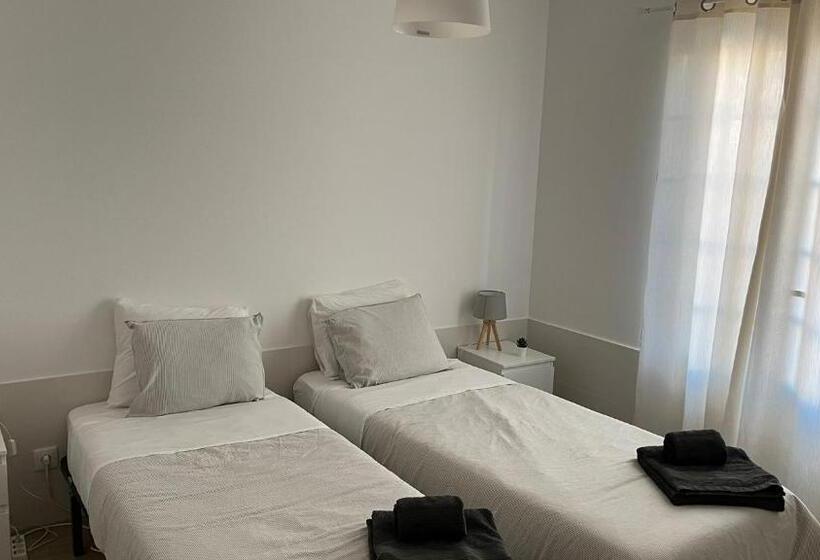 标准间, Espírito Azul Guest House   Rooms To Rent, 2 Minutes Walking From The Beach, Marina And Our Dive Cen