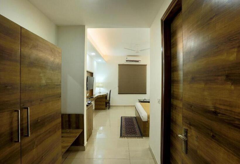 غرفة ديلوكس سرير كينج, Park Green  Delhi Airport A Unit Of Prithvi Palace