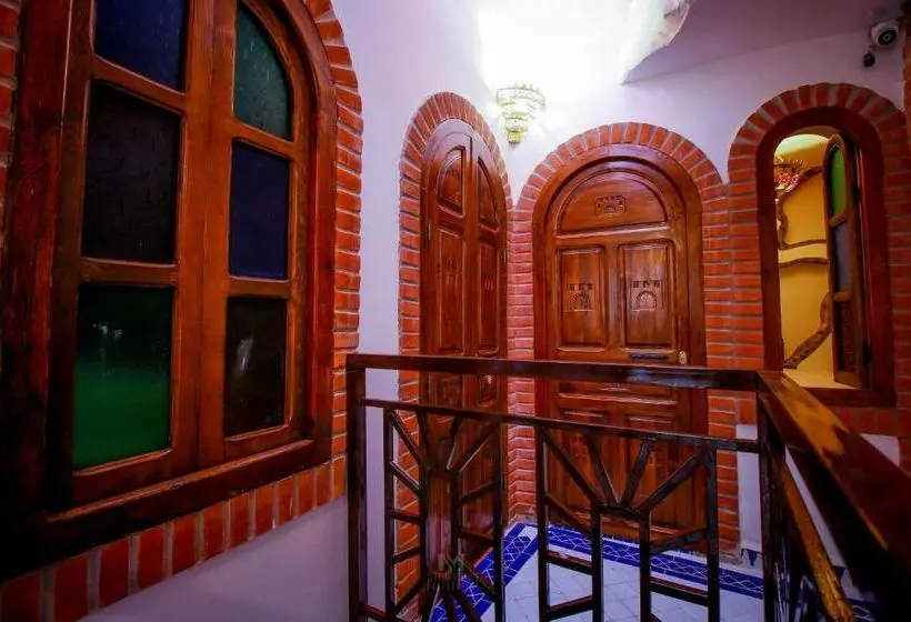 Superior Kolmen Hengen Huone, Riad Bab Mahruk