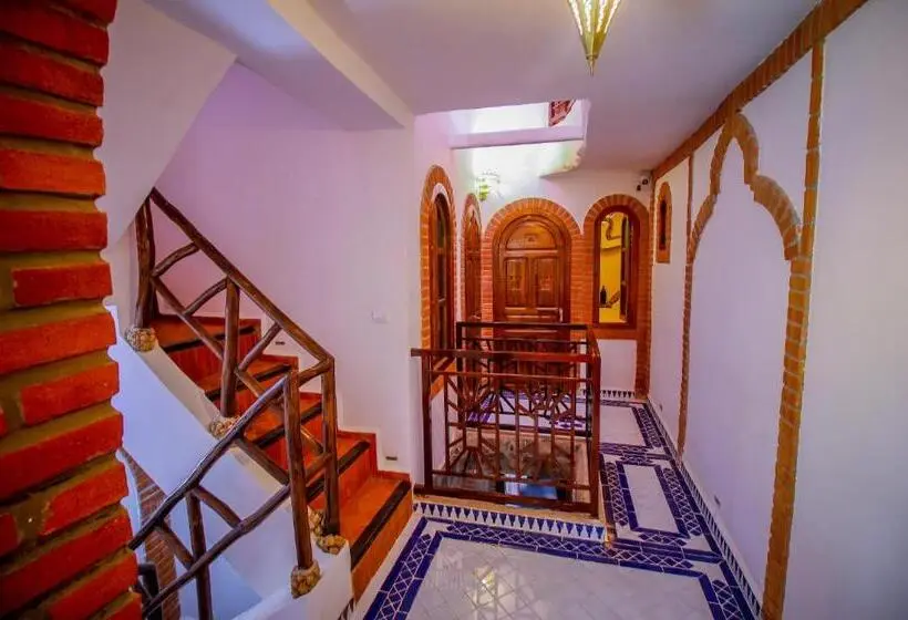 Superior Kolmen Hengen Huone, Riad Bab Mahruk