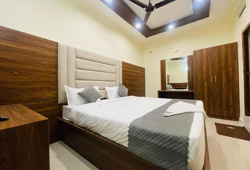 חדר סופריור עם מיטת קינג, Boss Palace