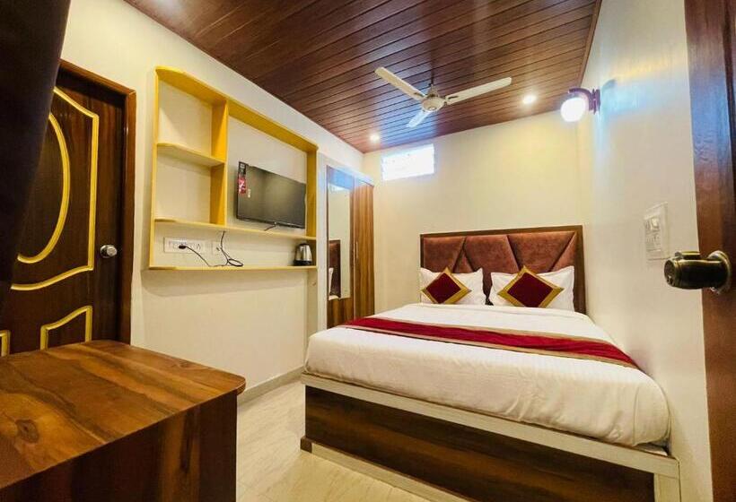 חדר אקונומי, Boss Palace