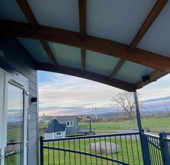 Семейное Бунгало, Capledrae Farmstay Shepherds Huts