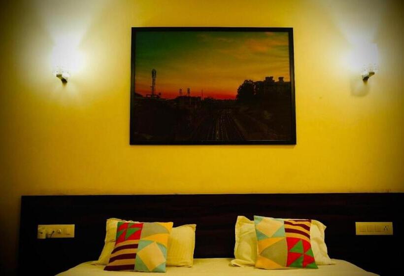 חדר דלוקס, Karla Retreat