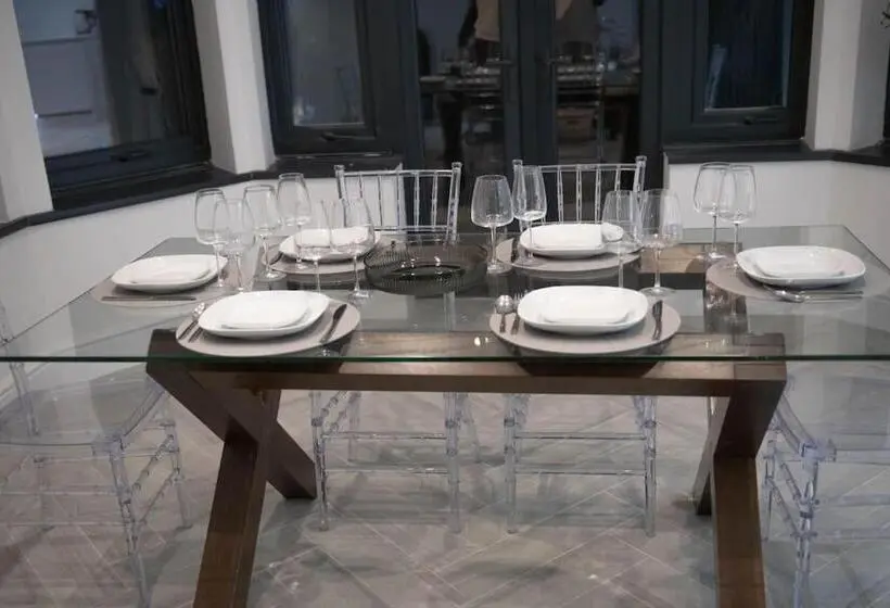 Huoneisto 1 Makuuhuone, Stylish King Size Room In Modern Renovated House