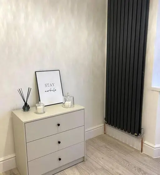 Huoneisto 1 Makuuhuone, Stylish King Size Room In Modern Renovated House