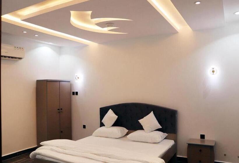 스탠다드 룸, نيلوفر بيتي