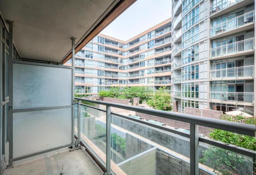 جناح مزود بتراس, Duplex Inn