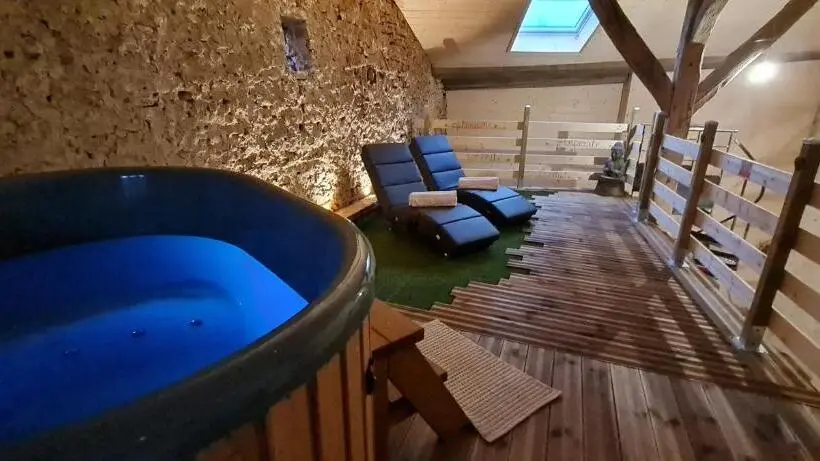 ハイドロマッサージバス付きスイート, La Cabane Et Spa Chez Jules