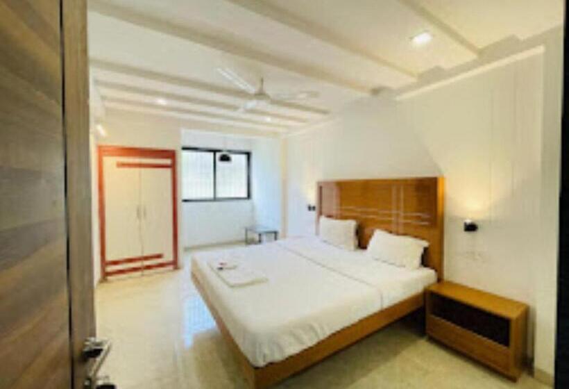 デラックスルーム, Holiday Pride Aurangabad