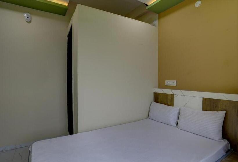 اتاق کلاسیک سه تخته, Oyo Hotel Ronak Place