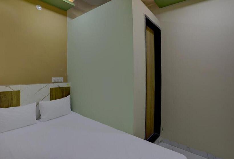 اتاق کلاسیک سه تخته, Oyo Hotel Ronak Place