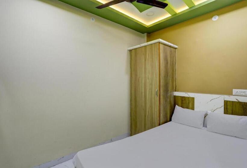 اتاق کلاسیک سه تخته, Oyo Hotel Ronak Place