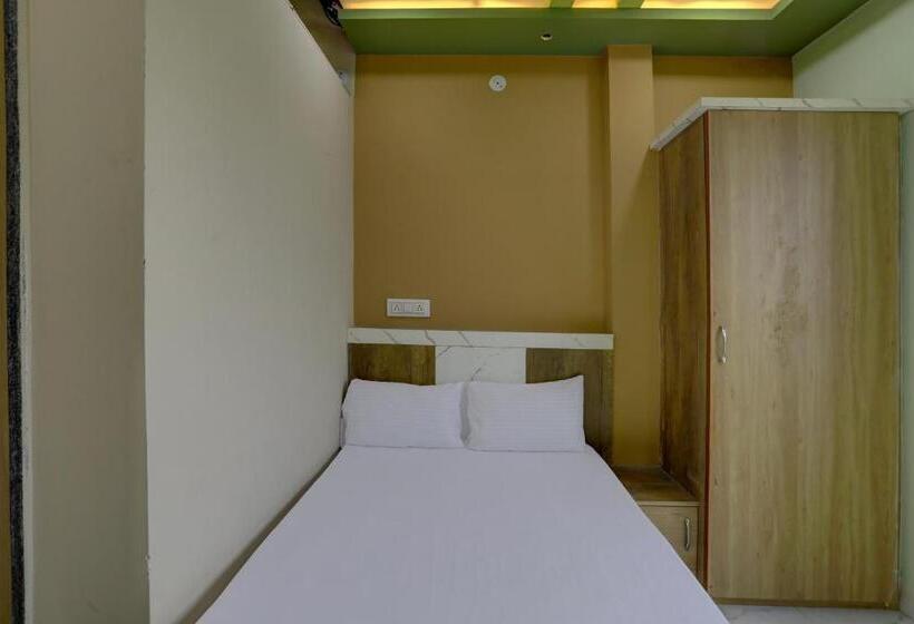 اتاق کلاسیک سه تخته, Oyo Hotel Ronak Place