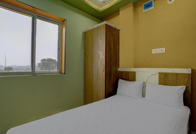 اتاق کلاسیک سه تخته, Oyo Hotel Ronak Place