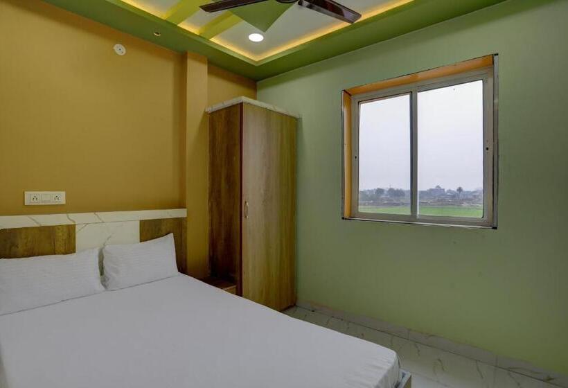 اتاق کلاسیک سه تخته, Oyo Hotel Ronak Place