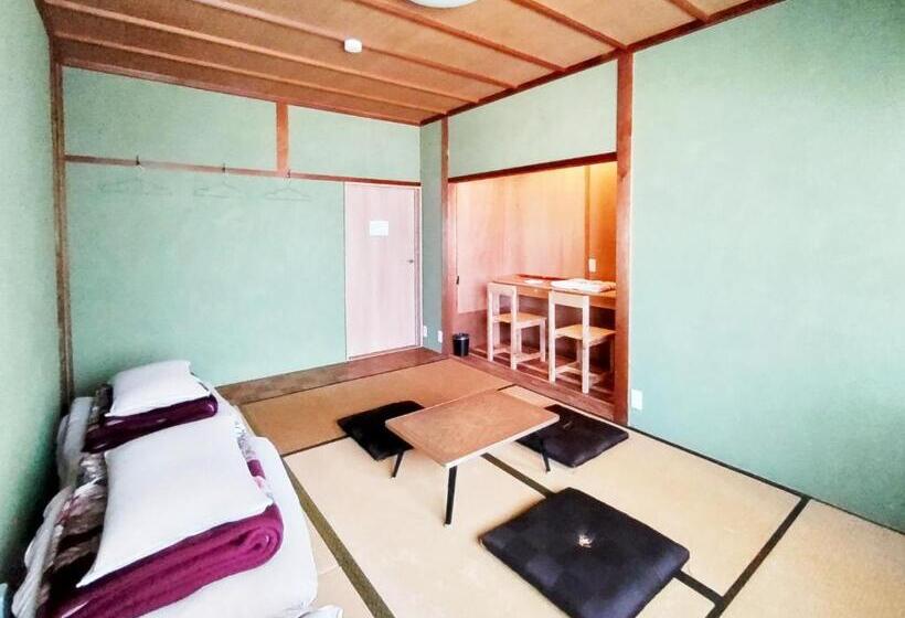 스탠다드 트리픔 룸 공동욕실, Amino Guesthouse Bench