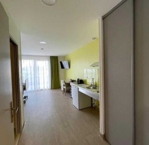 Студия Стандарт, Relais Les Rives Du Lac