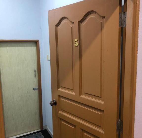 غرفة قياسية حمام مشترك, A & Z Roomstay