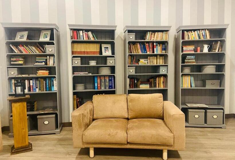 带大床的标准工作室, Portanova Suites  5 Minutos De Cercanía Al Aeropuerto