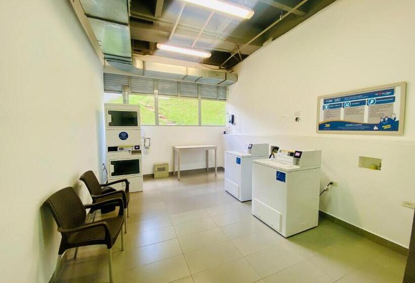 带大床的标准工作室, Portanova Suites  5 Minutos De Cercanía Al Aeropuerto