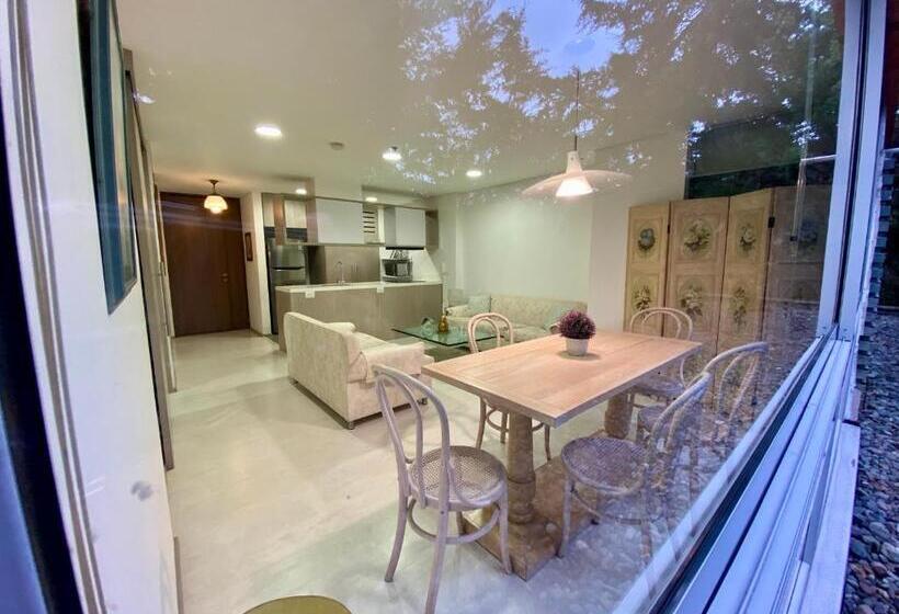 带大床的标准工作室, Portanova Suites  5 Minutos De Cercanía Al Aeropuerto