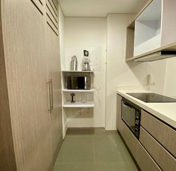 带大床的标准工作室, Portanova Suites  5 Minutos De Cercanía Al Aeropuerto