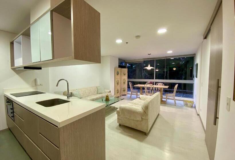 带大床的标准工作室, Portanova Suites  5 Minutos De Cercanía Al Aeropuerto