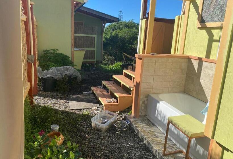 غرفة ديلوكس مطلّة علي البحر, Artsy Cabin On Organic Farm