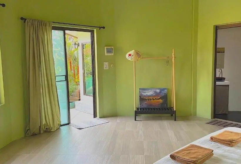 デラックスルーム, Navari Homestay