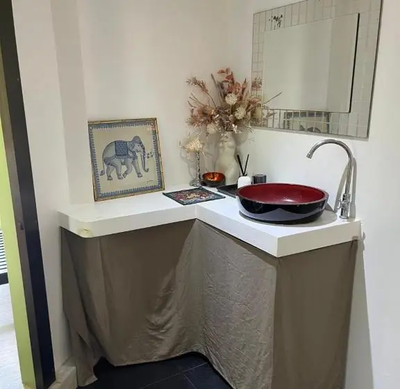 デラックスルーム, Navari Homestay