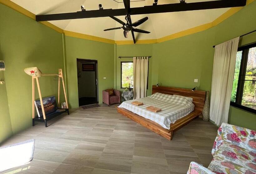 غرفة قياسية مزوَّدة بتراس, Navari Homestay