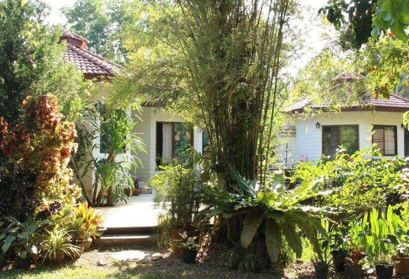 غرفة قياسية مزوَّدة بتراس, Navari Homestay