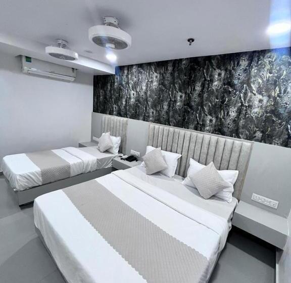 标准三人间, Fabhotel Grey Sky   Nr Gandhinagar Sector 11