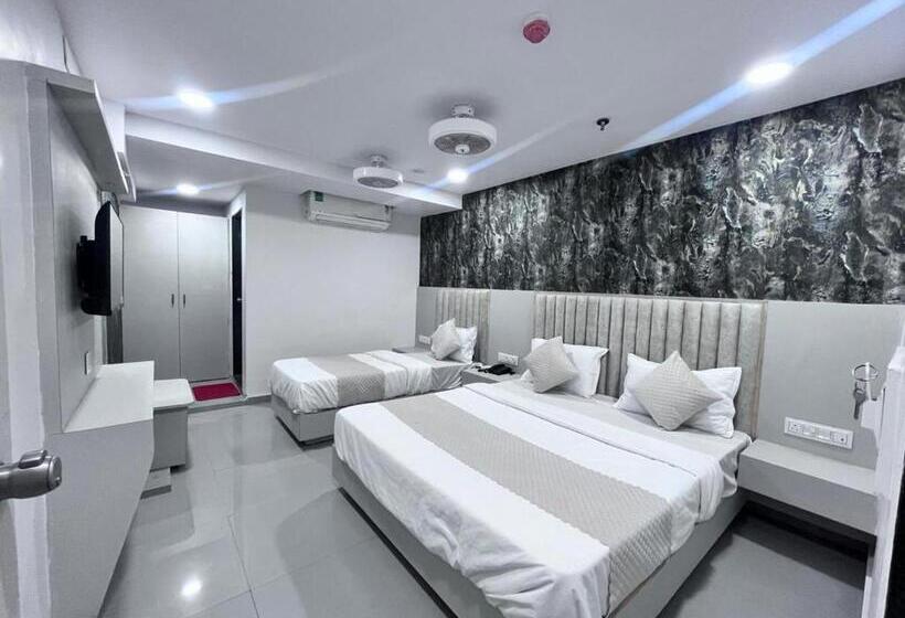 标准三人间, Fabhotel Grey Sky   Nr Gandhinagar Sector 11