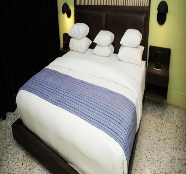 اتاق استاندارد, Lepic