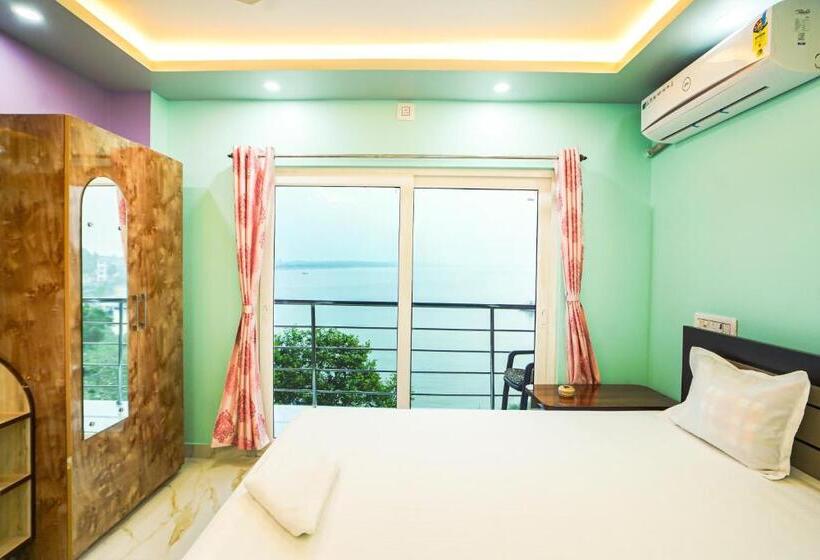 带阳台的豪华间, River Leaf Inn Taki !! Luxurious Rooms With River Facing Private Balconies !!