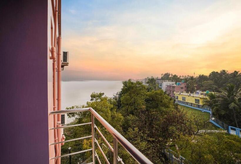 豪华房间, River Leaf Inn Taki !! Luxurious Rooms With River Facing Private Balconies !!